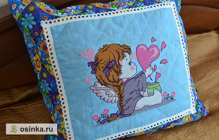 Фото. Подушка из ситца (100% хлопок) с вышивкой.  Автор работы - ZolotoYL