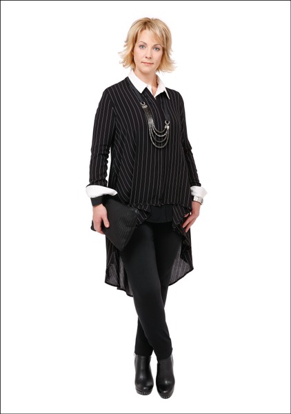 Комплект №3 . Блуза – Apranga. Туника, брюки и сумка – Dress Kodas. Ботильоны – Danija