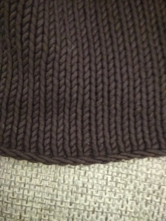 Вязание спицами шляпки с арановыми узорами