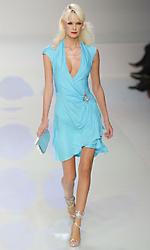 .  pret -a- porter, - 2004 .