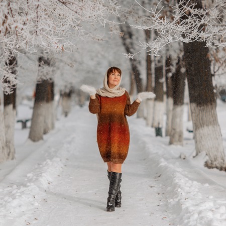 Фото. Платье "Снегирь" по описанию Лены Гусик@.   Автор работы - Zolushkina_Tapetka