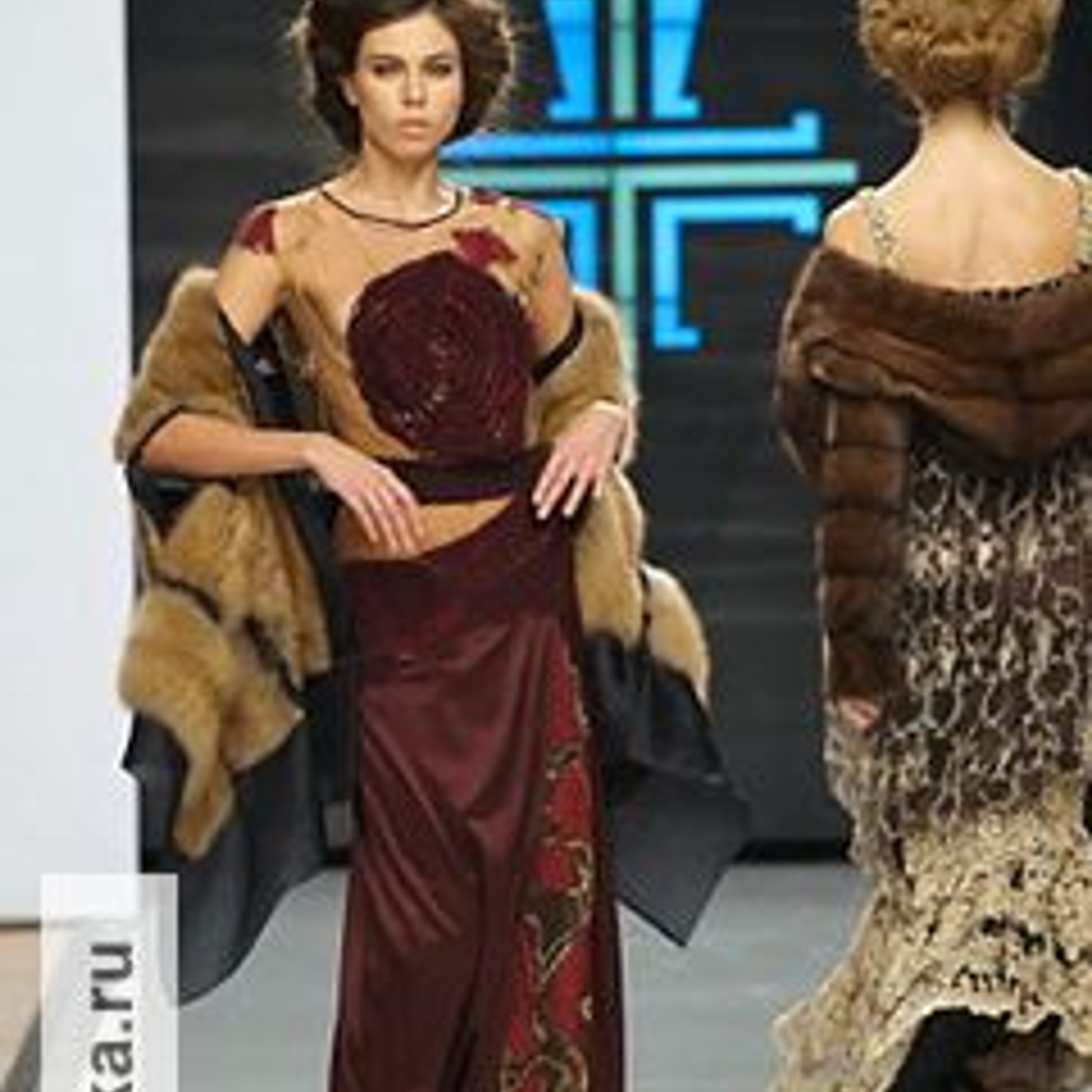 Модель из коллекции Ирины Танцуриной, показ на Неделе моды "Дефиле на Неве".