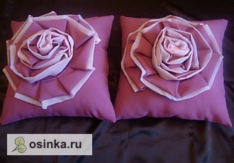 Фото. Комплект декоративных подушек "Гвоздика". Автор - Стремление .
