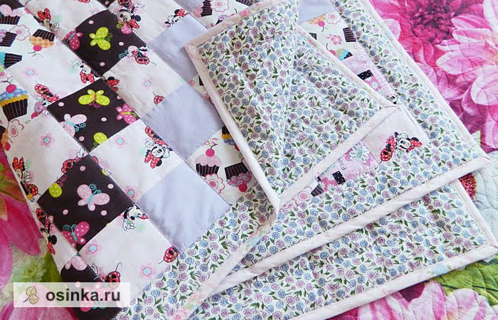 Фото. Хлопчатобумажные ткани особенно популярны у мастеровпэчворка. Хлопковое лоскутное покрывало для малышки Полины. Автор работы - -=Маринка=-